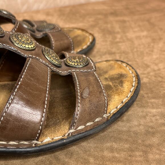 Naturalizer Low Heel Gladiator Sandals Brown Strappy Leather Floral Medallions - Picture 7 of 13